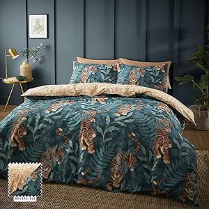 Catherine Lansfield Tropic Tiger Leaf Reversible Double Duvet Cover Set with Pillowcases Green